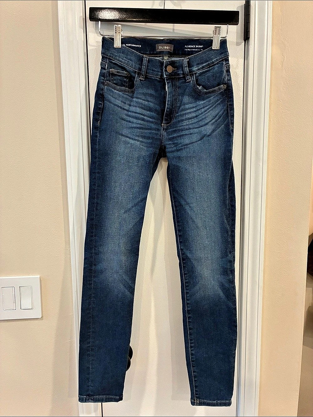 DL1961 Florence Skinny Jeans Blue Waist 24